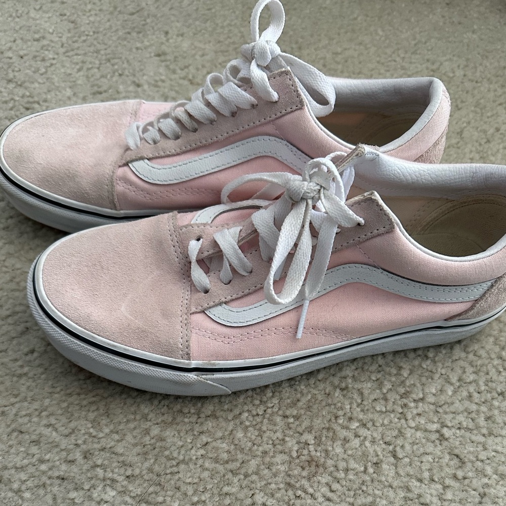 Pink Vans Old skool 
Women’s 9